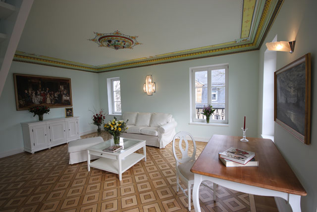 Green apartment — photo 1