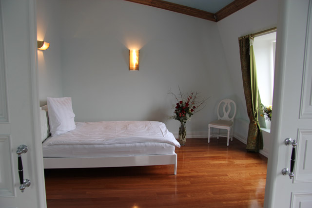 Yellow apartment — photo 4
