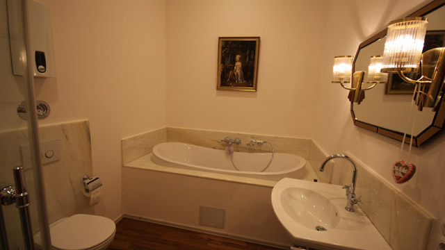 Yellow apartment — photo 5