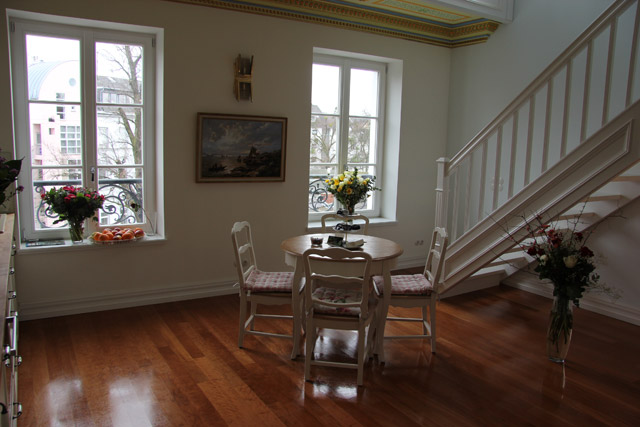 Yellow apartment — photo 6